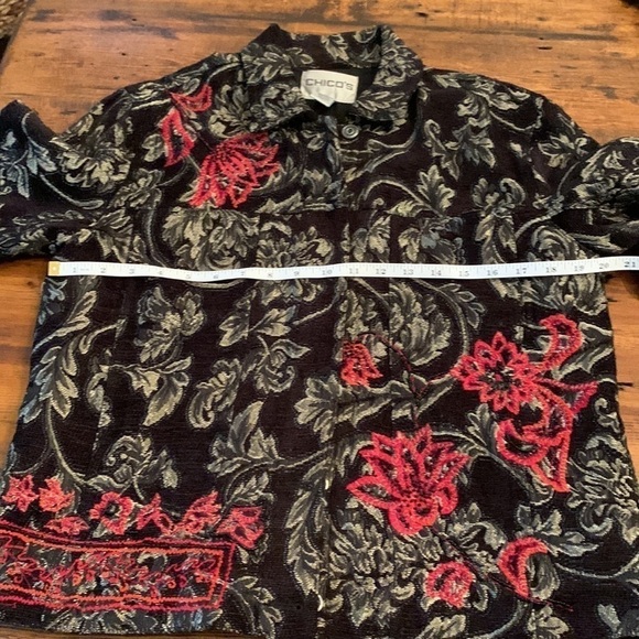 Chicos Enbroidered Beaded Accent Tapestry Artsy Floral Jacket Red Black Sz M - Picture 5 of 8